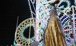 Ad Aci Sant'Antonio baby pusher sorpreso a spacciare durante la festa del patrono 
