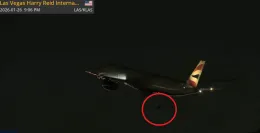 Boeing perde ruota del carrello durante il decollo da Las Vegas: la scena ripresa in un video delle cam dell'aeroporto 