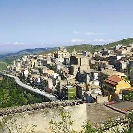 A Monterosso Almo una intera comunit&agrave; vive tra blackout e frustrazioni