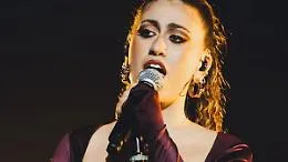 Delia torna alle radici: dopo X-Factor parte il &ldquo;Sicilia Bedda Tour&rdquo; (date e numeri da record)