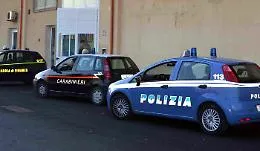 Ritrovate le auto dei tabaccai rapinati. Tutti i retroscena sulla banda