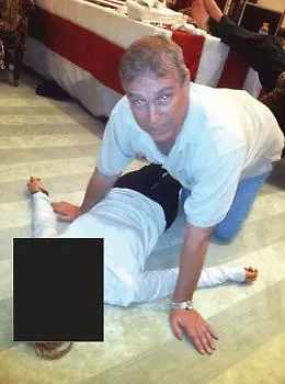 Foto, email e una visita a Buckingham Palace: i nuovi &ldquo;Epstein files&rdquo; inguaiano l'ex principe Andrea (e non solo lui)