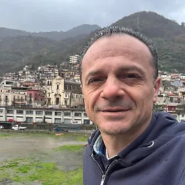 Le case servono adesso: De Luca propone 50 milioni per acquistare gli immobili sfitti a Niscemi