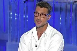 Corona cancellato in un clic, Tiziana Cantone ignorata per anni: il web a due velocit&agrave;