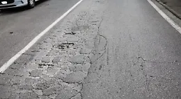 Troppe buche sulla Scicli-Donnalucata, automobilisti inviperiti