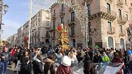 La Festa di Sant'Agata tra fede, devozione e pagine social: Galvagno e La Rosa all'Offerta della Cera