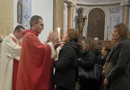 Comiso, il rito della benedizione della gola per la festa di San Biagio