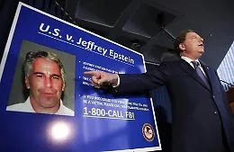 Documenti Epstein svelano l'ossessione per un Dna "migliore", piani di inseminazione, email razziste e ripercussioni nel mondo dell'arte