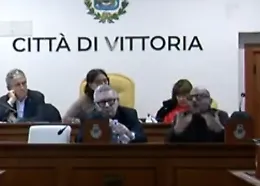 Scontro al calor bianco tra presidente e assessore al Consiglio comunale di Vittoria
