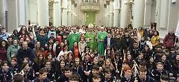 Il vescovo di Ragusa ai ragazzi: "Immaginate di ammirare il nostro pianeta dall'alto. Non ci sarebbero differenze, solo bellezza"