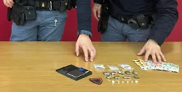 Droga pronta per lo spaccio, arrestato ventiseienne a Gela 