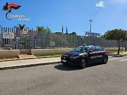 Dentro il tribunale per i minori con i coltelli in tasca, denunciati un uomo e una donna