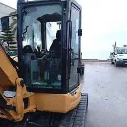 Intimidazione alla 3G Energy di Favara: danneggiati i mezzi nel cantiere di San Leone. La condanna di Open Fiber
