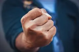 Comiso, aggredisce poliziotto e poi evade dai domiciliari: processato, &egrave; tornato in libert&agrave;