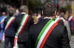 L'Ars aumenta del 50% lo stipendio degli amministratori in 202 Comuni. Tutte le indennit&agrave; di sindaci e assessori in Sicilia