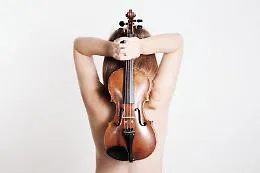 &ldquo;Panta Rhei&rdquo;, il nuovo viaggio sonoro della violinista siciliana Francesca Guccione