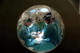 Cuore a destra, fegato a sinistra: il &ldquo;trapianto a specchio&rdquo; che riscrive la chirurgia dei trapianti alle Molinette