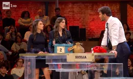 Affari Tuoi, il destino beffardo di due &ldquo;gemelle&rdquo; siciliane: la serata di Ester e Federica finisce senza premio, ma non senza storia