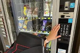 Il &ldquo;ladro di merendine&rdquo; (e non solo) colpisce ancora: presa di mira associazione sportiva in via Petrarca