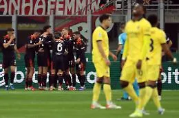 Leao salva il Milan, il Como strappa il pari e Allegri scivola a -7 dall'Inter