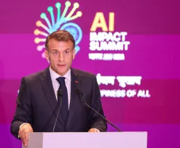 Macron rimprovera Meloni: &laquo;Che ognuno resti a casa sua&raquo; 