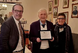Santa Croce, consegnata una targa alla carriera all'architetto Giuseppe Miccich&eacute;