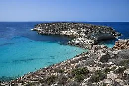 Lampedusa, riprendono gli sbarchi: 187 arrivi in poche ore, in 500 nell'hotspot