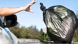 Vittoria e i rifiuti abbandonati, cinque persone denunciate