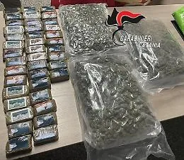 Folle inseguimento sulla strada statale 417: arrestato a Palagonia con 7,5 kg di droga e auto rubata