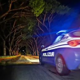 Caos in centro: cinquantenne ubriaco tenta l'aggressione in un cantiere, scatta il Daspo urbano