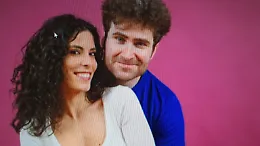 Amore in bilico: i Casa Abis portano "Ancora in 2" sul palco
