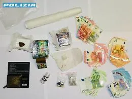 Ragusa, ai domiciliari un 30enne per spaccio di sostanze stupefacenti