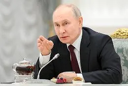 Putin cerca di uscire dall'angolo: &laquo;Hormuz non riapre a breve, Russia pronta a dare petrolio e gas all'Europa&raquo; 
