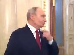Ma come sta davvero Putin? Il video diffuso per errore dal Cremlino che solleva molti dubbi