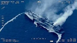 La petroliera russa alla deriva nel Canale spinta dalle correnti verso Lampedusa