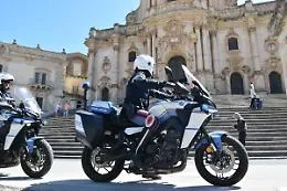 Modica, si ferma all'alt e poi scappa: denunciato un 44enne