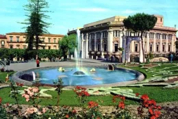 L'elefantino Tony, i cigni veri e il chiosco che bruci&ograve; nel 2001: la Villa Bellini di Catania