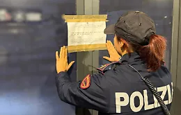Erano diventate ritrovo di pregiudicati, la polizia sospende due sale scommesse in via Plebiscito e largo Rosolino Pilo 