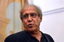 Dichiara di essere figlio di Adriano Celentano: il cantante affida la difesa a Giulia Bongiorno