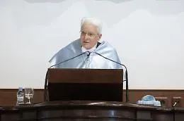 Da Salamanca il monito di Mattarella: "L'Europa dica no alla legge del pi&ugrave; forte"