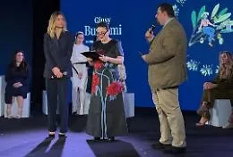 Non solo cinema, l'anima agricola di Giusy Buscemi: &egrave; lei l'ambasciatrice dell'olio di Menfi nel mondo