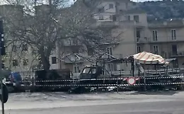 Notte di fuoco a Scicli, al rogo uno storico banco di ortofrutta