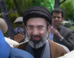 L'annuncio a sorpresa di Khamenei: &laquo;Il nemico &egrave; stato sconfitto&raquo; e accusa Israele di false flag contro Turchia e Oman