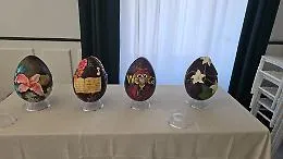 La gustosa arte della decorazione delle uova di Pasqua: a Catania gli studenti si sfidano per il lavoro pi&ugrave; bello