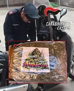 Fermato a Ognina con oltre un chilo di marijuana nel sottosella: 38enne arrestato