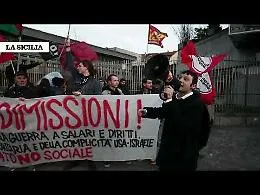 Referendum, manifestanti a Milano dopo la vittoria del "No"
