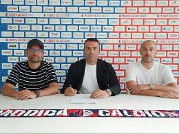 Modica calcio, mister Raciti sar&agrave; il timoniere anche in Serie D