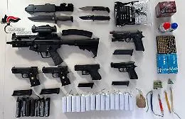 Lite tra vicini finisce a colpi di pistola: scoperto un deposito di esplosivi, intervengono gli artificieri