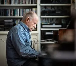 Gino Paoli, addio a chi ha raccontato in musica l&rsquo;amore, la malinconia e le sfumature della vita quotidiana