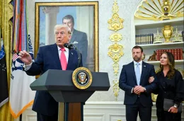 Trump applaude i match di Miami mentre Vance annuncia il fallimento dei negoziati con l'Iran